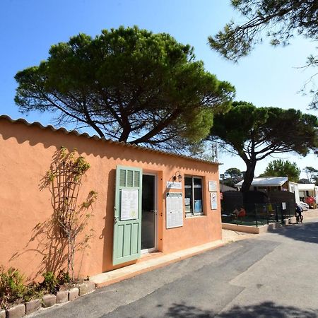 Camping La Bergerie Plage Hyeres Bagian luar foto