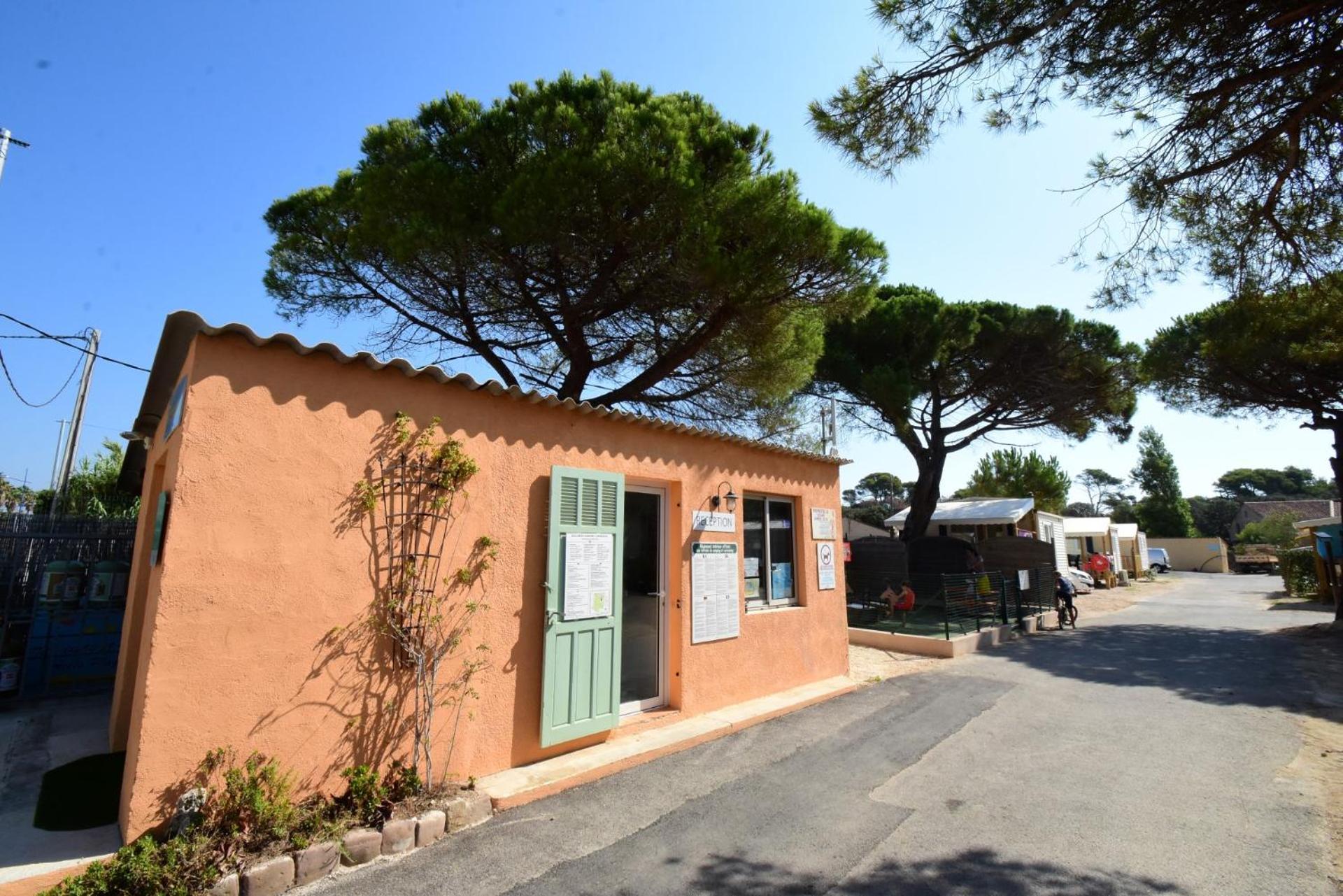 Camping La Bergerie Plage Hyeres Bagian luar foto