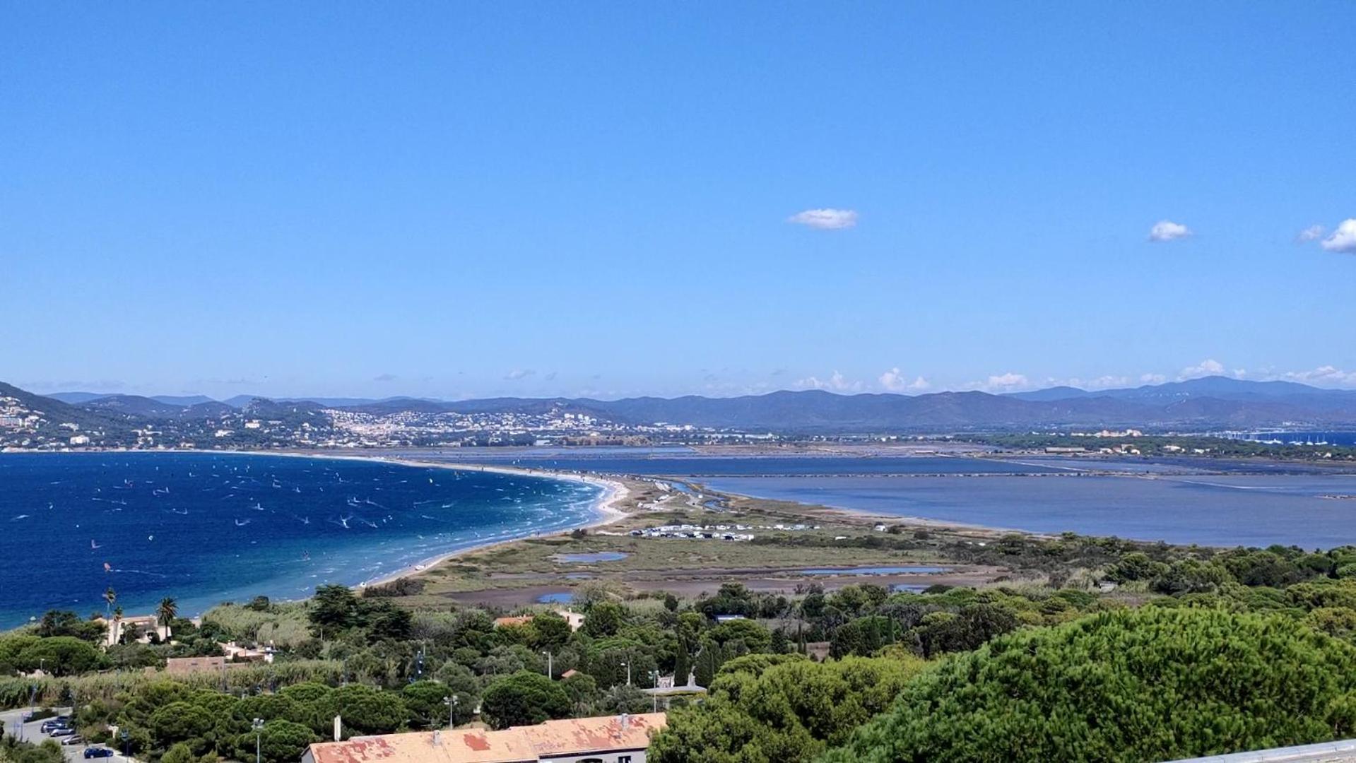 Camping La Bergerie Plage Hyeres Bagian luar foto